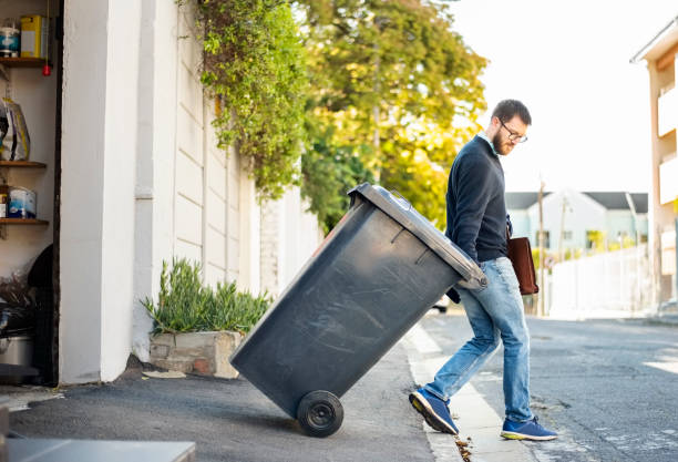 Best Yard Waste Removal  in Johnston, IA