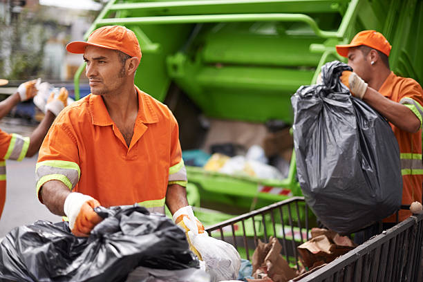 Best Construction Debris Removal  in Johnston, IA